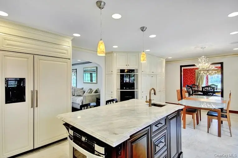 15 Hilltop Drive, Manhasset, NY 11030 - #2