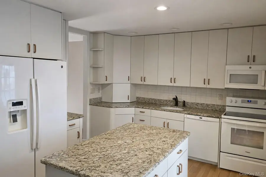 127 Baker Court, Island Park, NY 11558 - #3