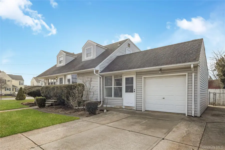 172 Glengariff Road, Massapequa Park, NY 11762 - #3