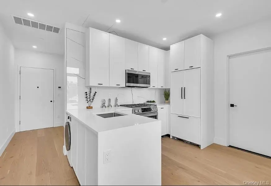 50-07 5th Street #4D, Long Island City, NY 11101 - #3