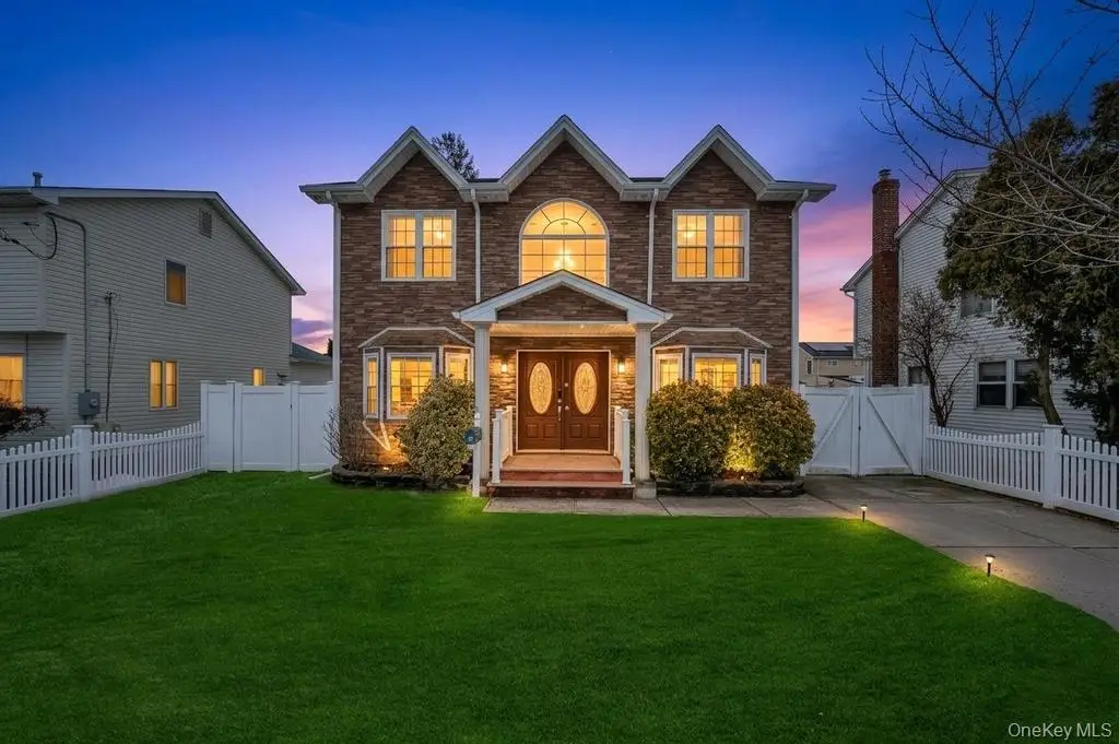 25 Virginia Avenue, Plainview, NY 11803 - #1