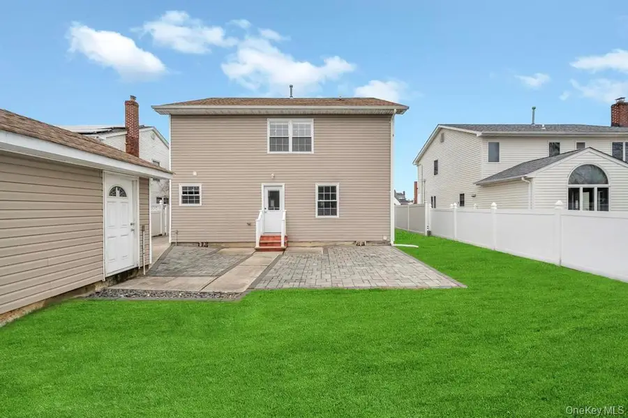 25 Virginia Avenue, Plainview, NY 11803 - #3