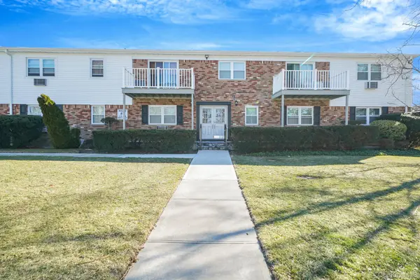 260 Waverly Avenue #33, Patchogue, NY 11772