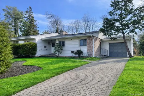 48 Old Town Lane, Huntington, NY 11743