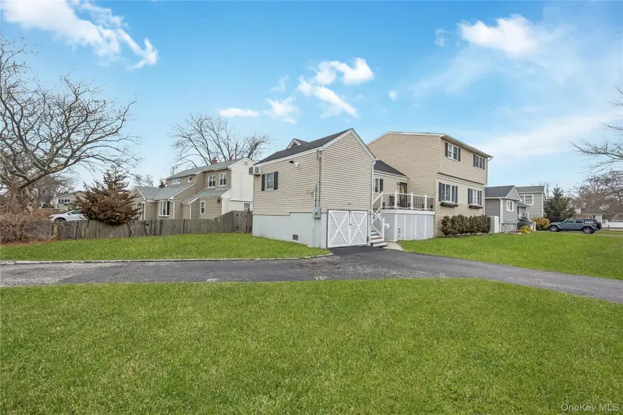 15 Bingham Place, Amityville, NY 11701 - #3