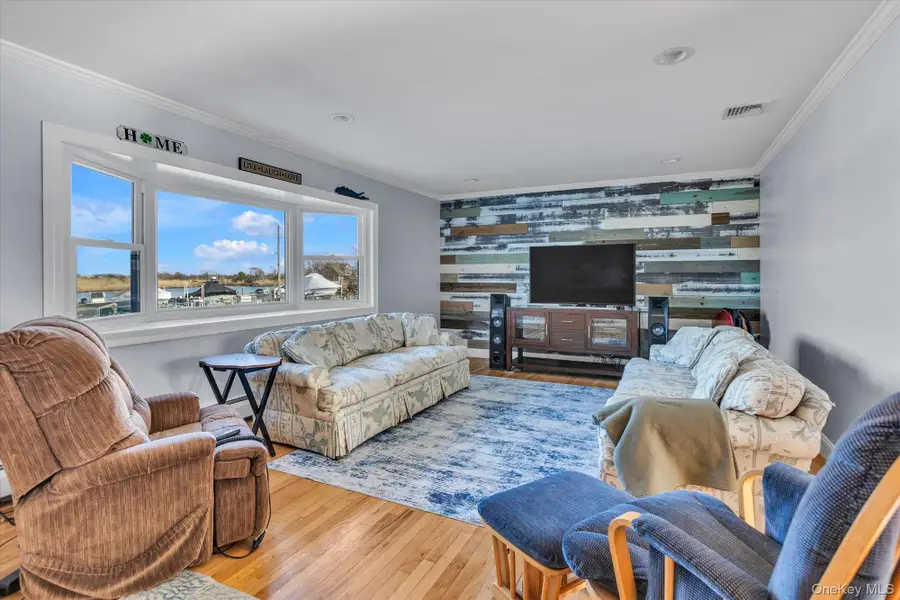 351 Venetian Boulevard, Lindenhurst, NY 11757 - #2