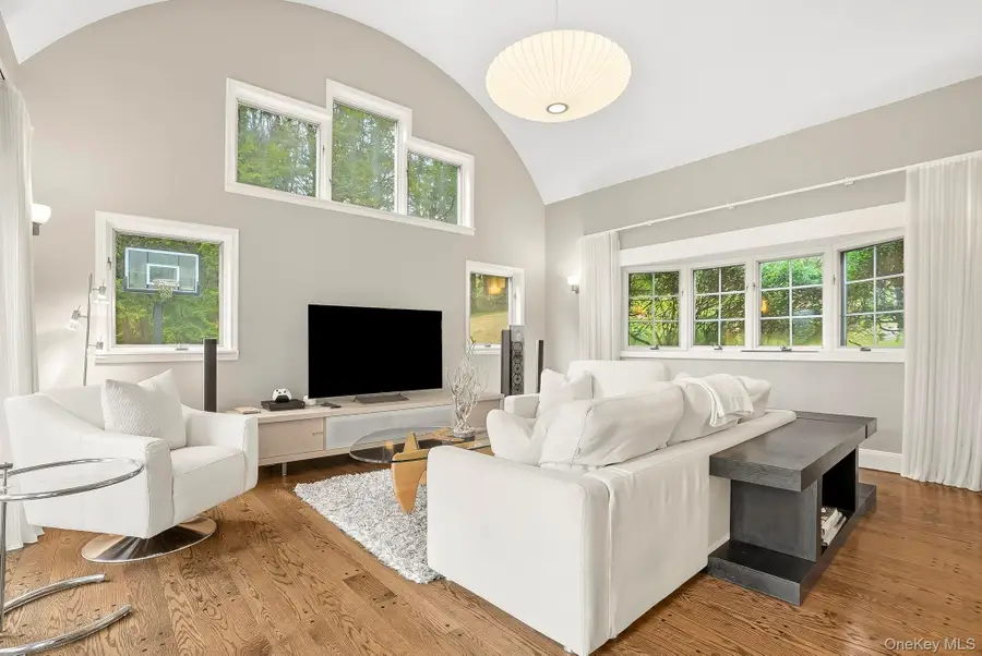 22 Taunton Road, Scarsdale, NY 10583 - #2