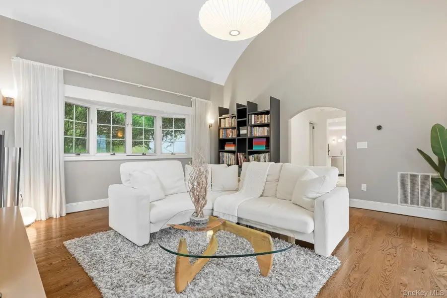 22 Taunton Road, Scarsdale, NY 10583 - #3