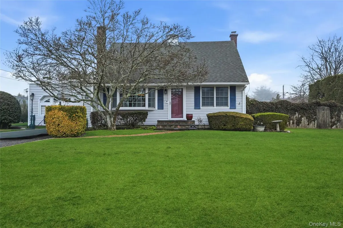 49 Washington Street, Sayville, NY 11782 - #1