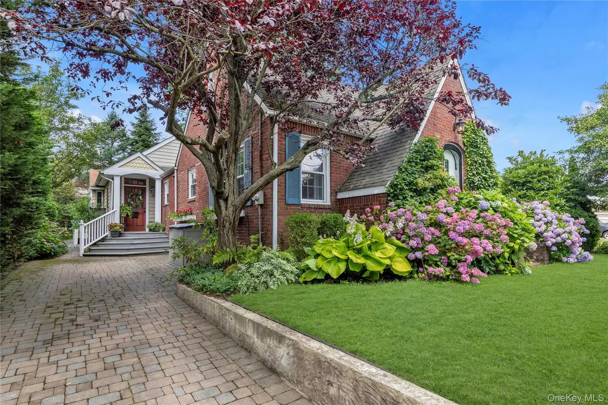 550 Nassau Boulevard, West Hempstead, NY 11552 - #1