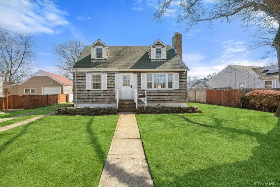 303 Kansas Street, Lindenhurst, NY 11757 - #2