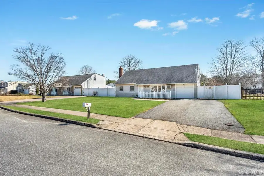 114 Norman Drive, Bohemia, NY 11716 - #3