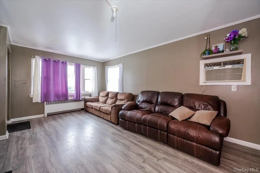 21 Oak Avenue, Inwood, NY 11096 - #2