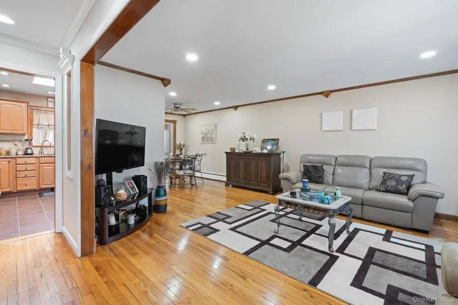 572 S Bayview Avenue, Freeport, NY 11520 - #3