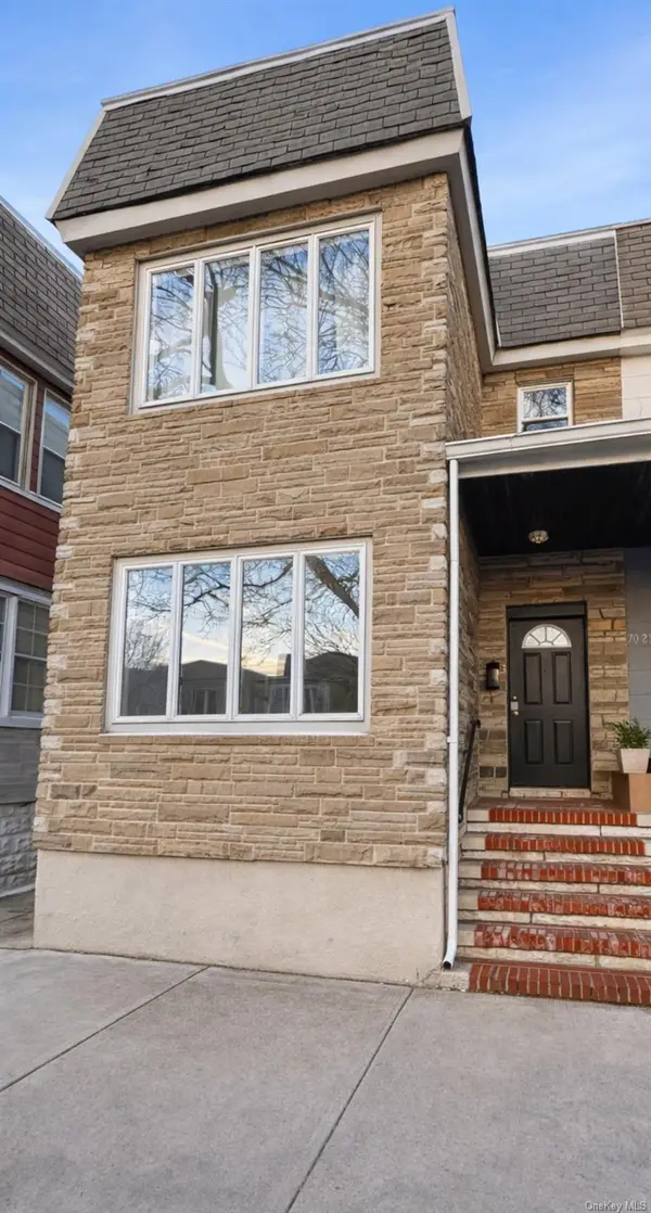 7027 68th Place, Glendale, NY 11385