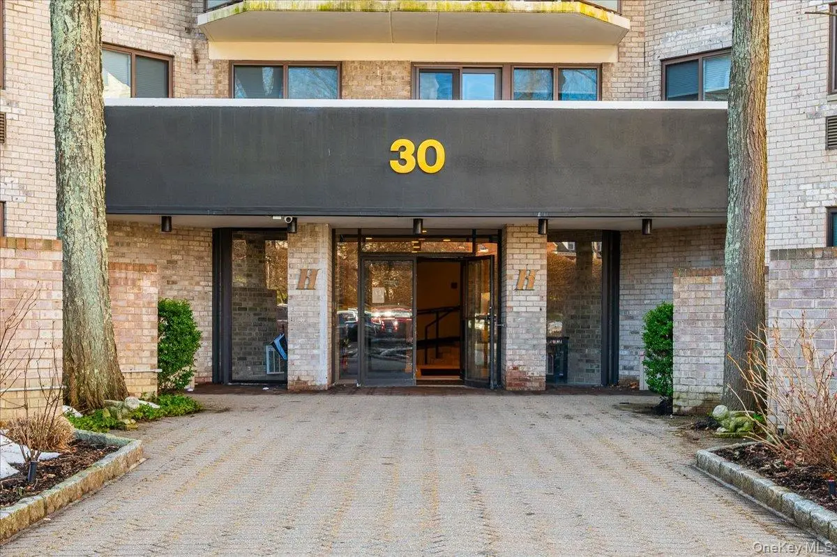 30 Greenridge Avenue #4M, White Plains, NY 10605 - #1