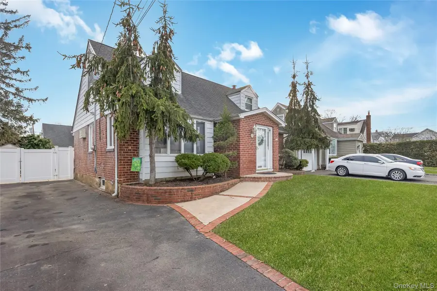 75 N Sloan Drive N, Valley Stream, NY 11580 - #3