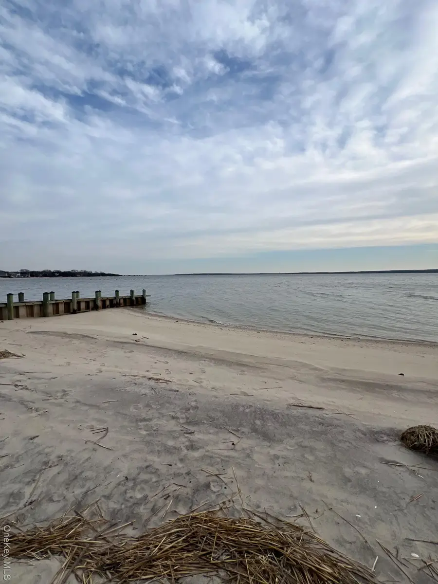 55 Leafy Way, Aquebogue, NY 11931 - #2