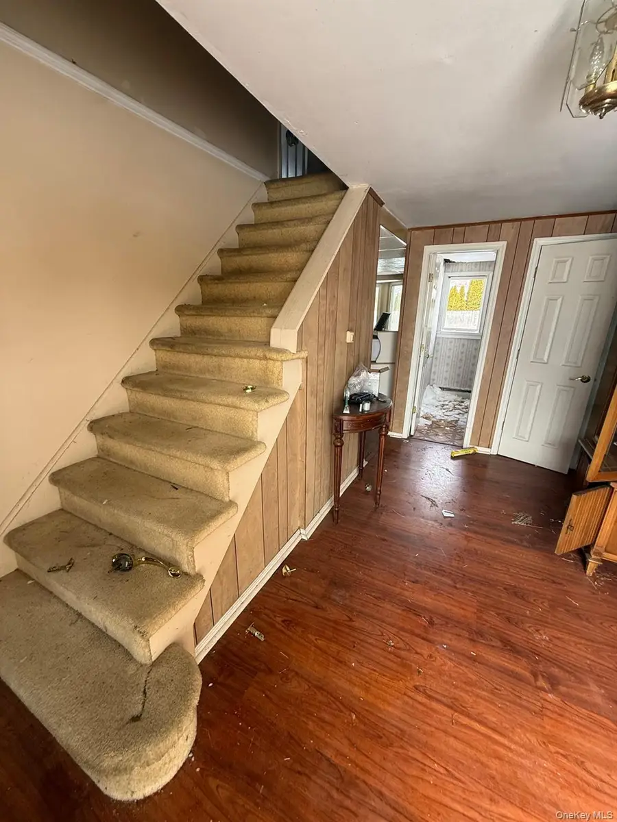 5 Bernice Court, Coram, NY 11727 - #2