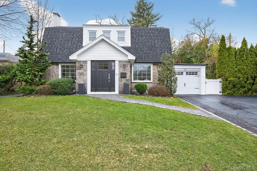 65 Circle Drive, Roslyn Heights, NY 11577 - #2