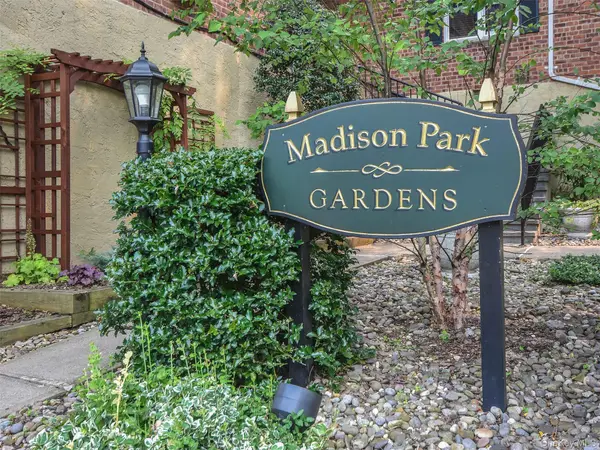 22 Madison Park #L, Port Washington, NY 11050