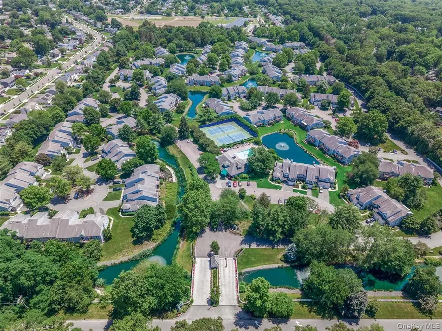 34 Lakebridge Drive S, Kings Park, NY 11754 - #2