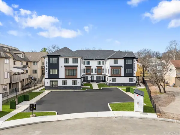 13 Warren Court #213, Monsey, NY 10952