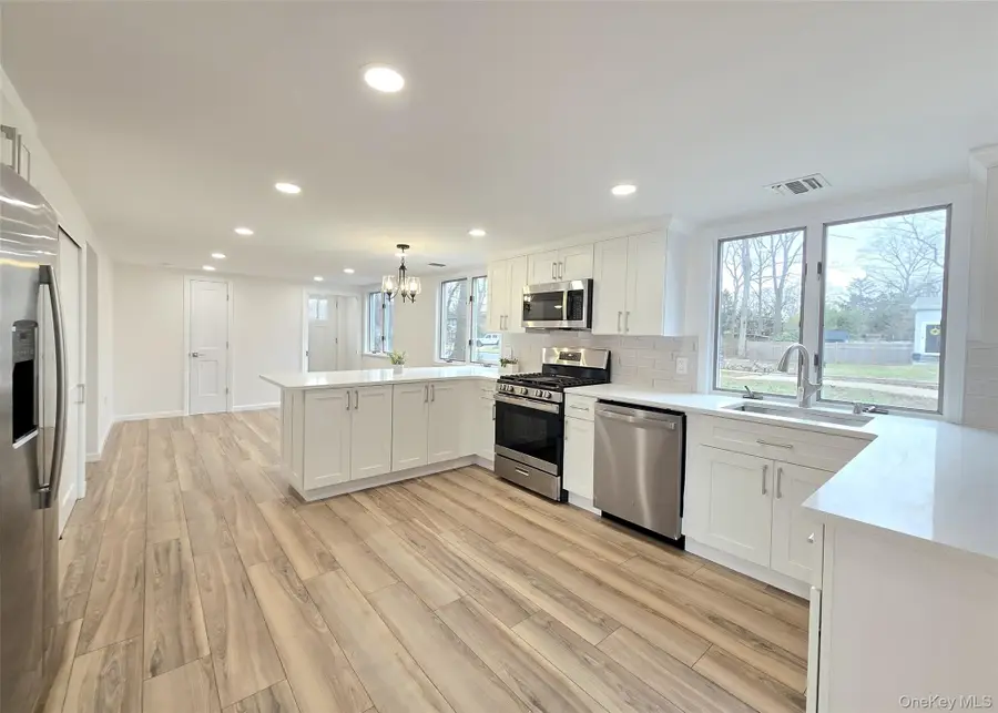 21 Possum Lane, East Setauket, NY 11733 - #2