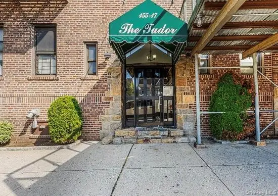 15517 Sanford Avenue #2E, Flushing, NY 11355