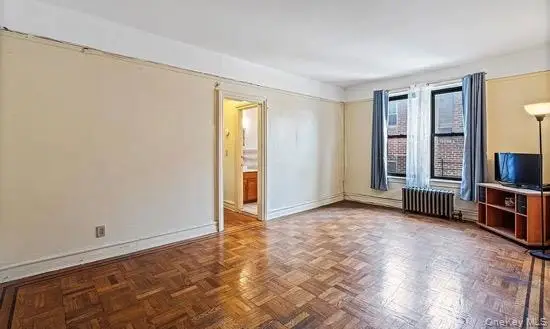 15517 Sanford Avenue #2E, Flushing, NY 11355 - #3