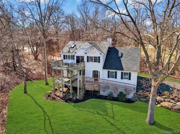 15 Meadow Drive, Red Hook, NY 12571