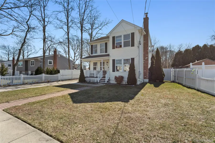 254 40th Street, Copiague, NY 11726 - #3