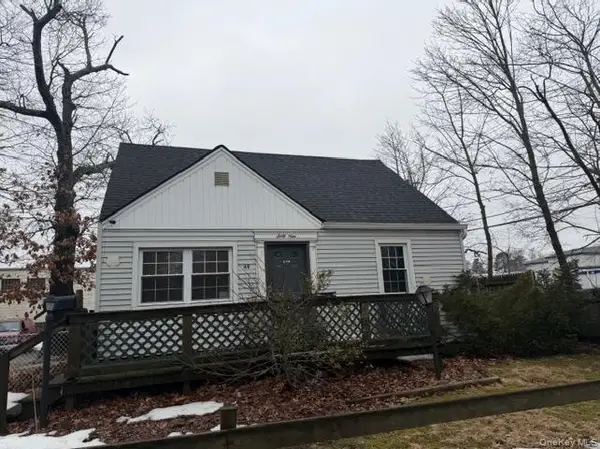 69 Saxon Avenue, Bay Shore, NY 11706