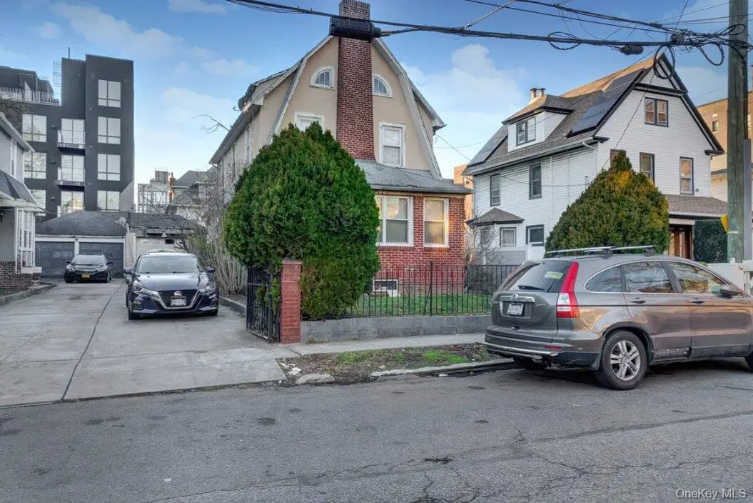 720 E 35th Street, Brooklyn, NY 11210 - #1