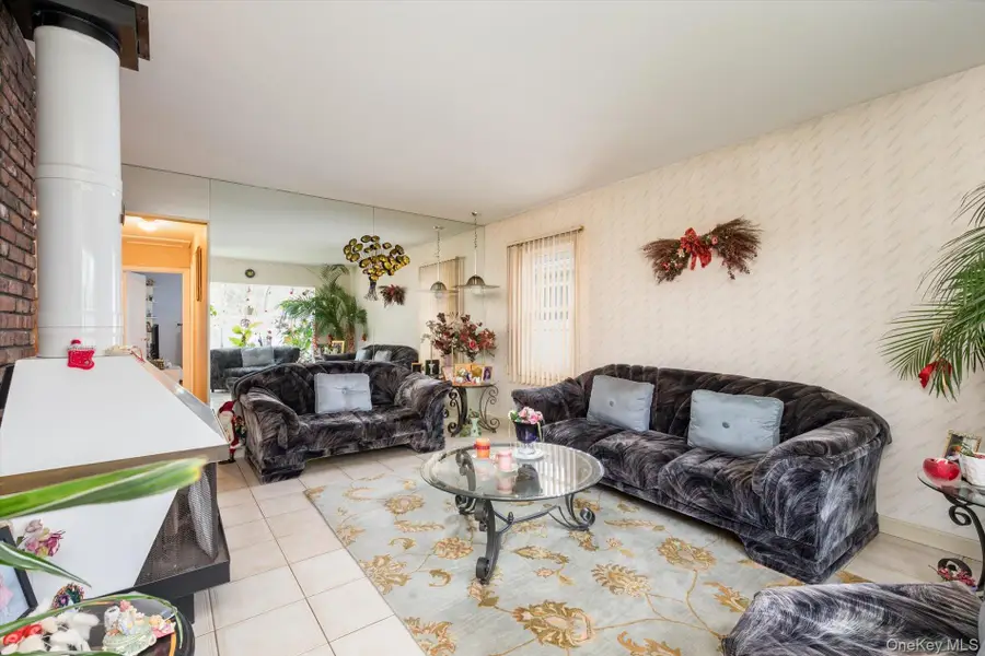 527 Willow Street, South Hempstead, NY 11550 - #3