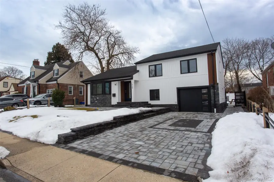 712 Barnes Avenue, Baldwin, NY 11510 - #2