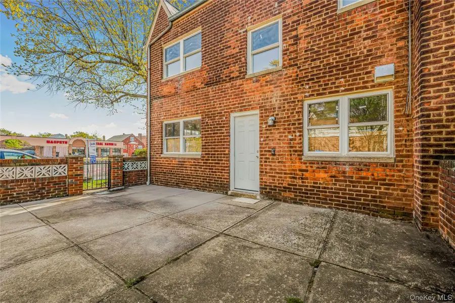 8459 Goldington Court, Middle Village, NY 11379 - #3