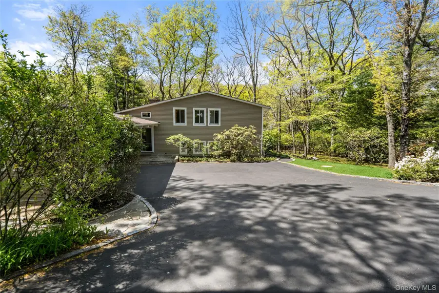 6 Split Oak Drive, East Norwich, NY 11732 - #3