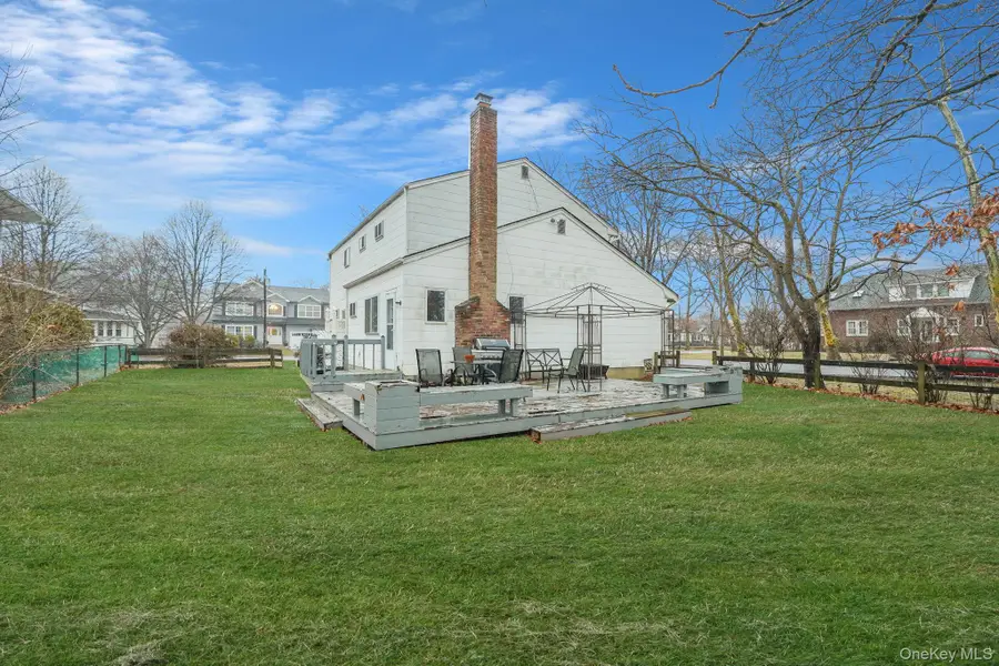 60 Iroquois Drive, Brightwaters, NY 11718 - #3