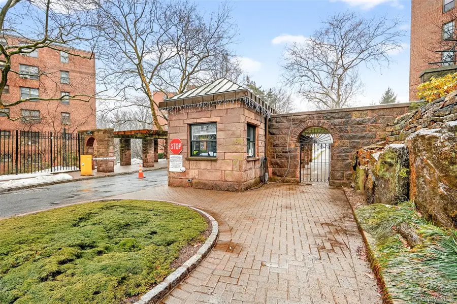 98 Pearsall Drive #1A, Mount Vernon, NY 10552 - #3