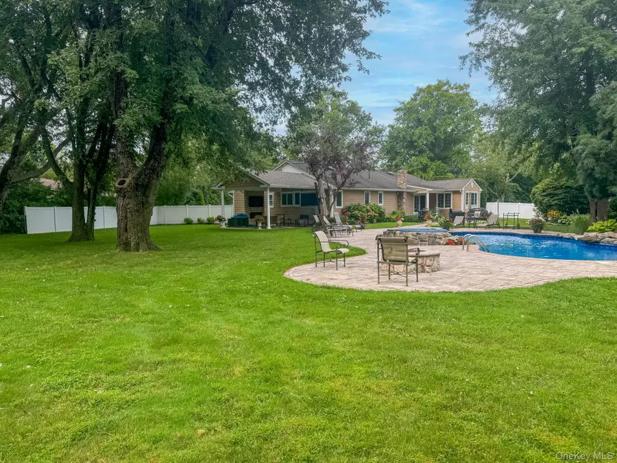 23 Astro Place, Dix Hills, NY 11746 - #3