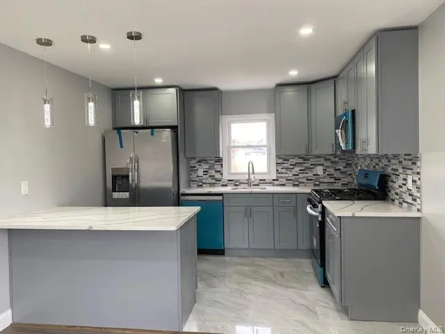 8 Grant Avenue, Brentwood, NY 11717 - #2