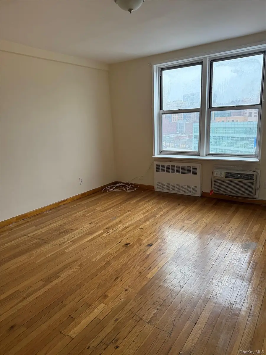 41-25 Kissena Boulevard #5L, Flushing, NY 11355 - #3