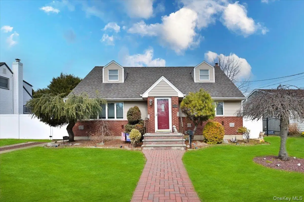 265 N Syracuse Avenue, Massapequa, NY 11758 - #1
