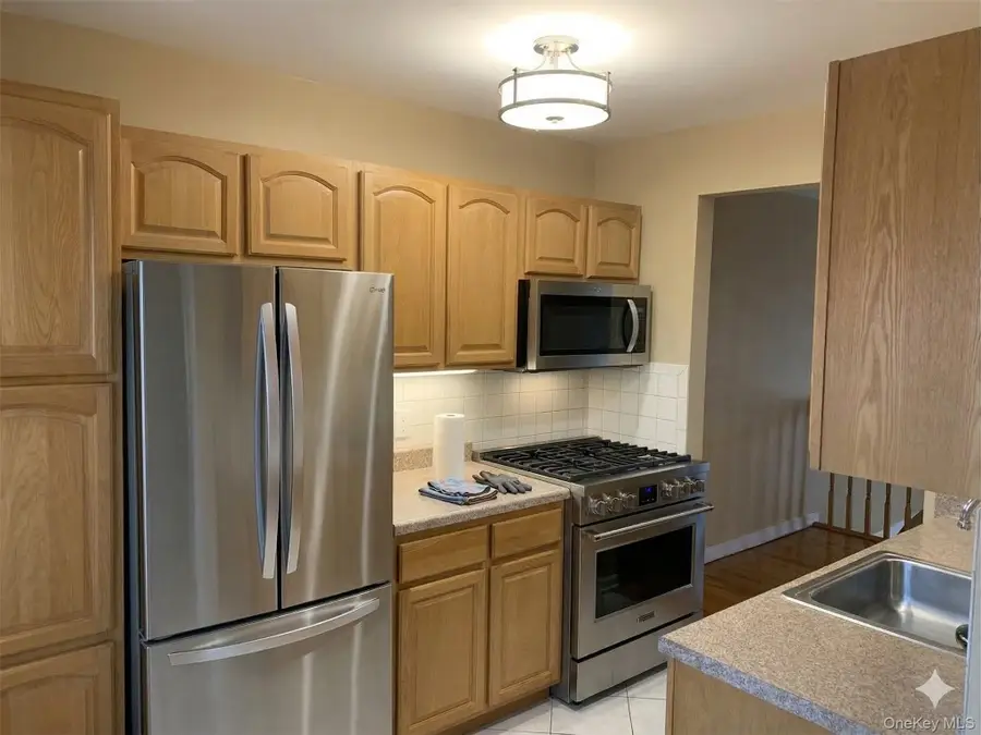 4216 E Tremont Avenue, Bronx, NY 10465 - #2