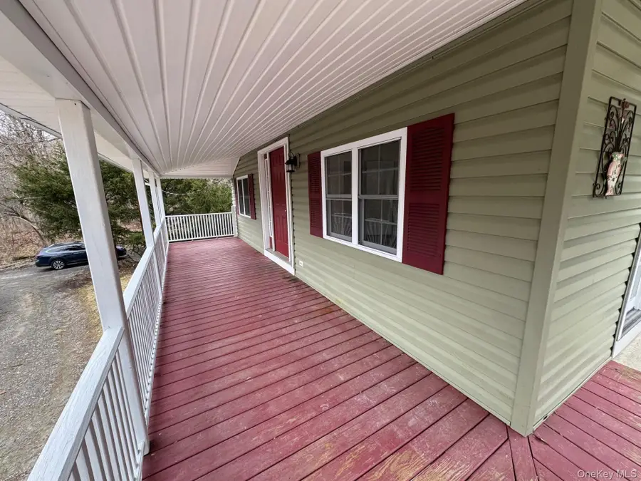 8 Orchard Road, Hyde Park, NY 12538 - #3