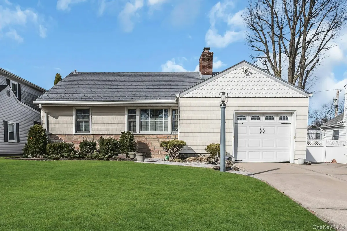 5 Sherwood Road, Glen Cove, NY 11542 - #1