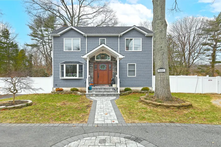 2457 New York Avenue, Melville, NY 11747 - #2