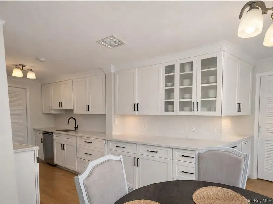 126 Glen Hollow Drive, Port Jefferson Station, NY 11776 - #3