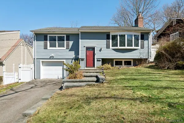 159 Chestnut Circle, Northport, NY 11768